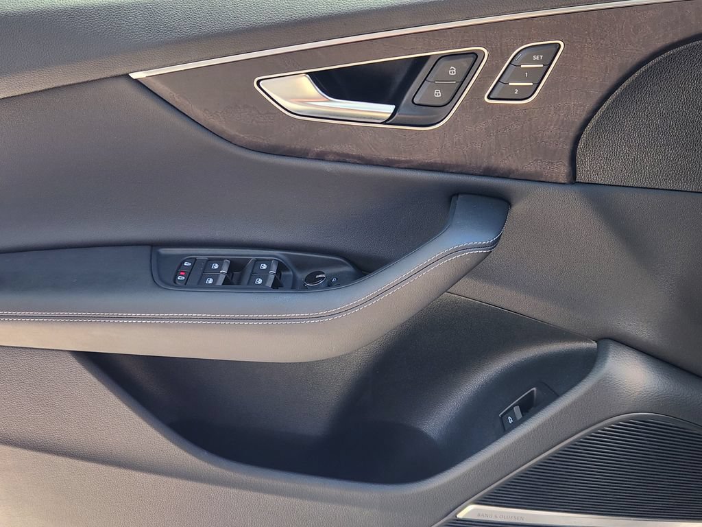 Certified 2023 Audi Q8 Premium Plus AWD/4WD image 27