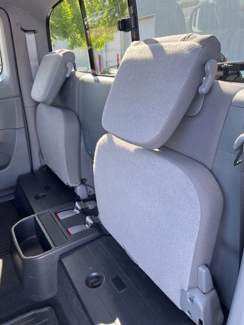 Used 2013 Toyota Tacoma 4x4 Access Cab V6 w/ SR5 Pkg image 9