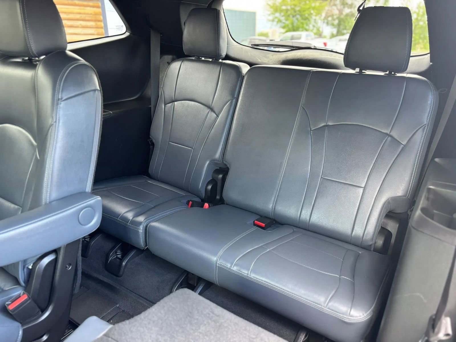 Used 2022 Buick Enclave Premium w/ Surround and Sites Package AWD/4WD image 17