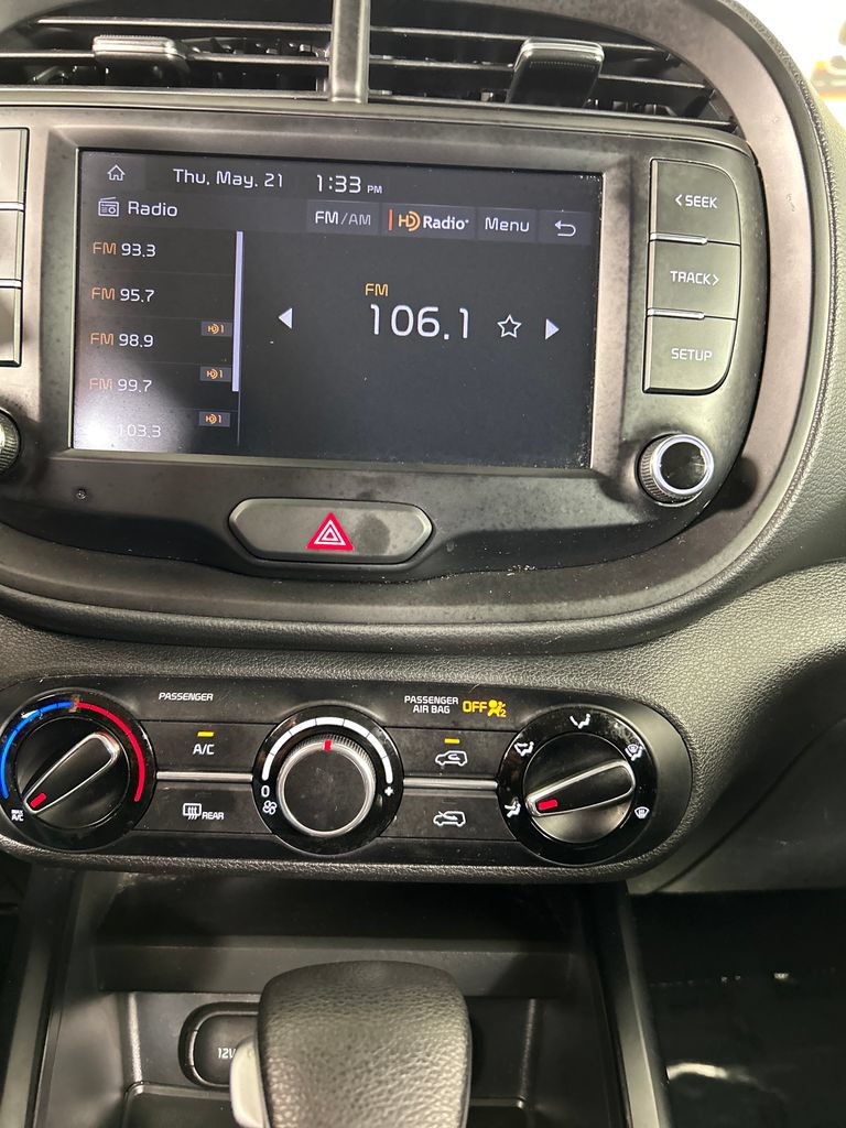 Used 2023 Kia Soul LX w/ LX Technology Package FWD image 14