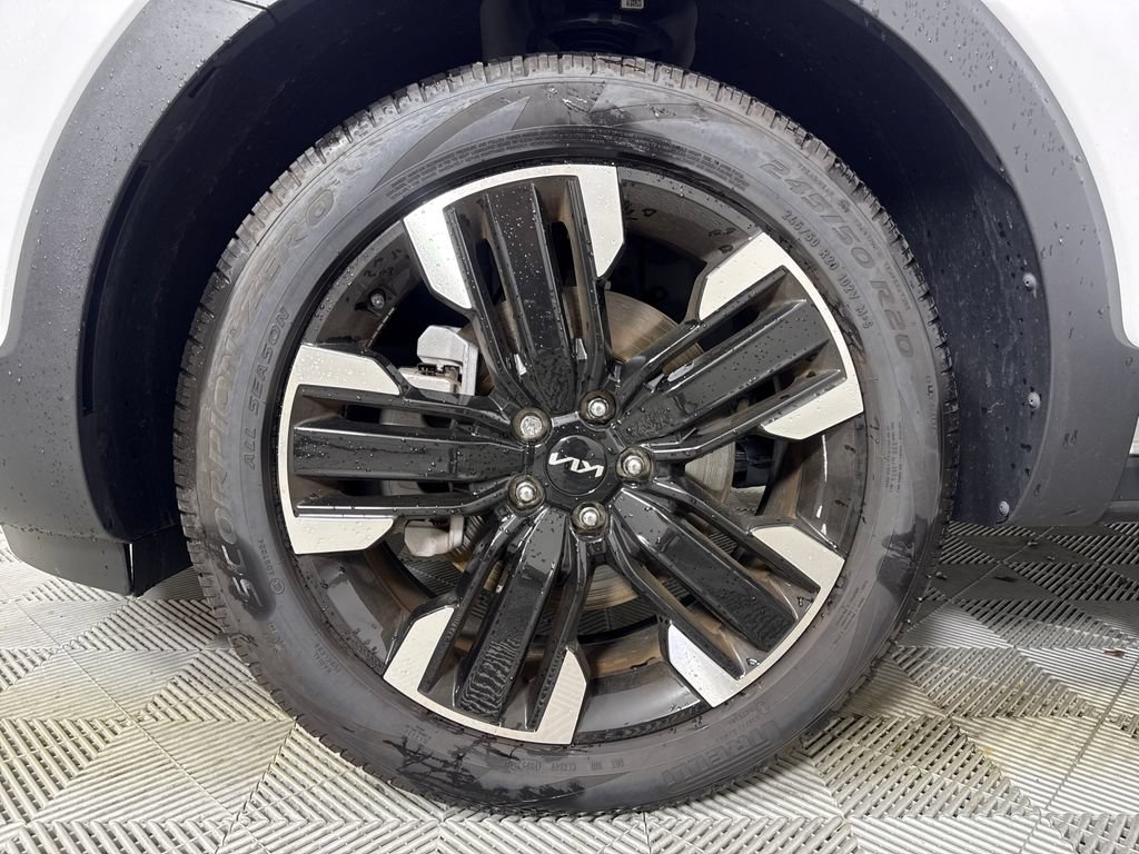 Used 2025 Kia Telluride SX w/ SX Captain's Chair Package FWD image 25