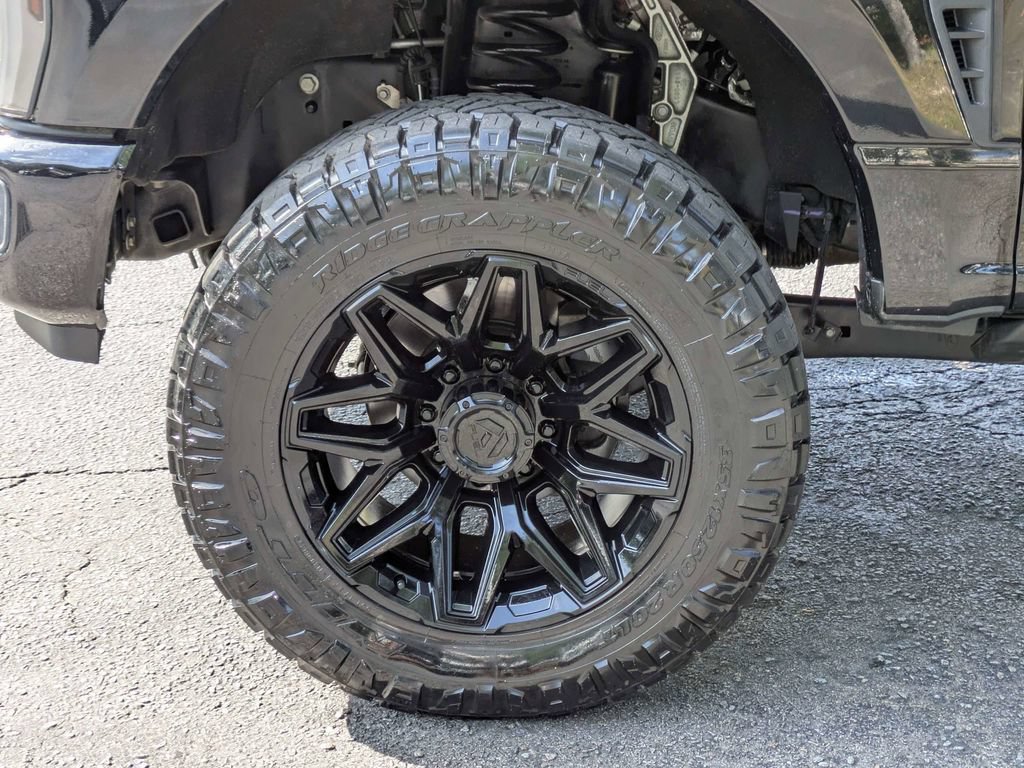 Used 2025 Ford F250 Platinum AWD/4WD image 11