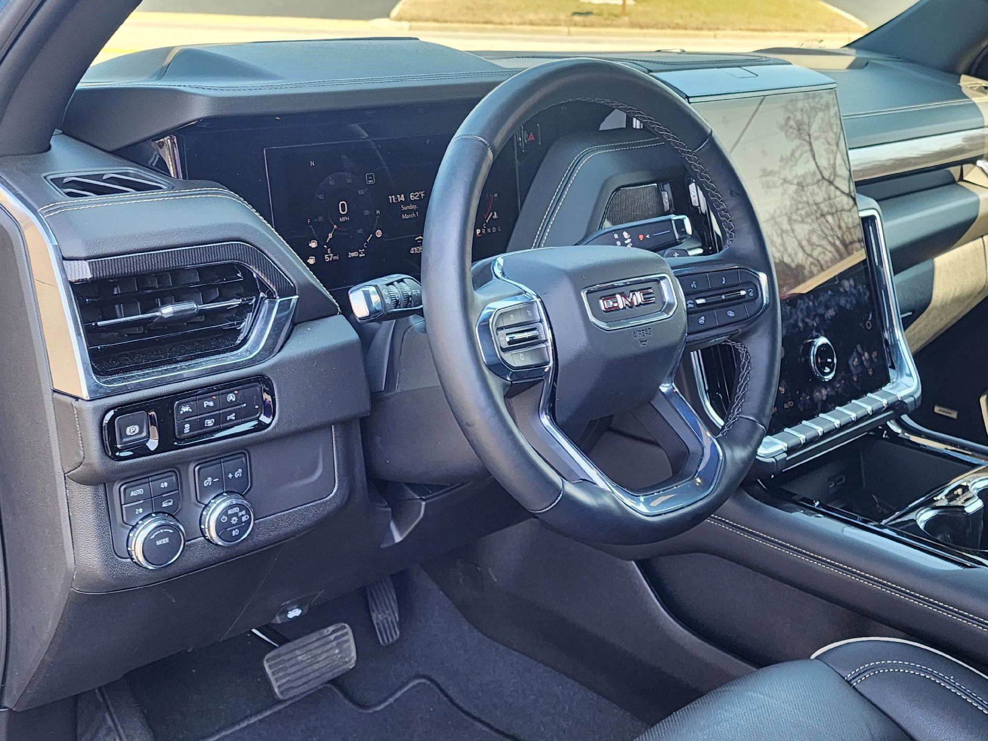 Used 2025 GMC Yukon Elevation AWD/4WD image 6