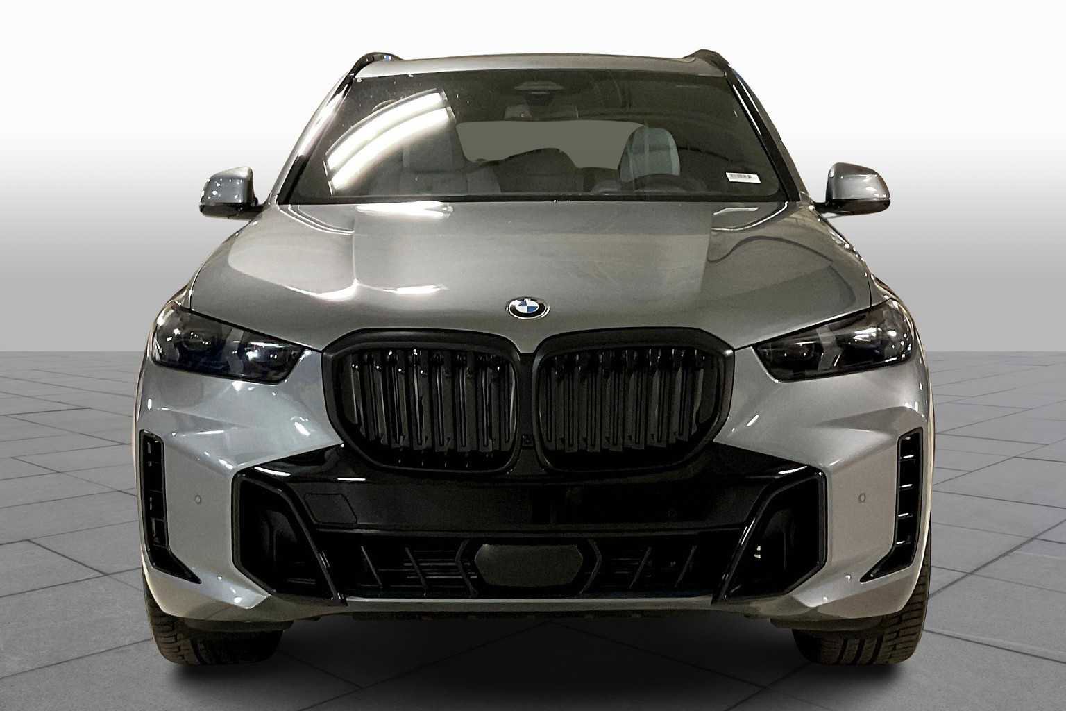 Used 2026 BMW X5 sDrive40i w/ M Sport Package image 3