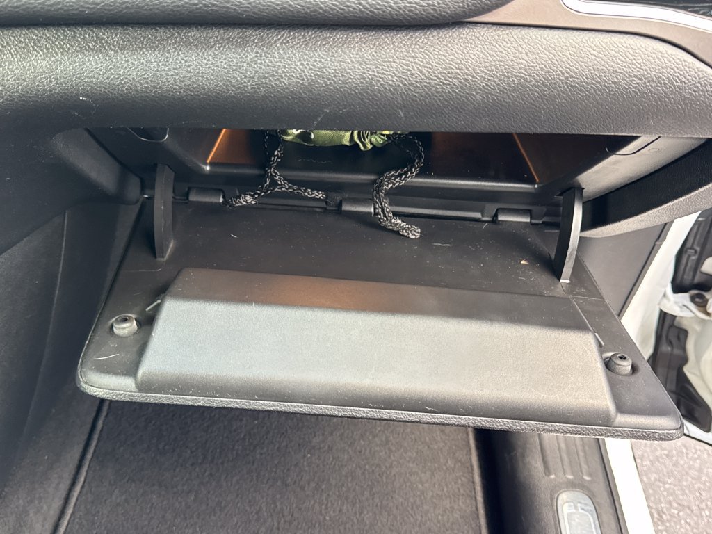 Used 2019 Jeep Cherokee Limited AWD/4WD image 38