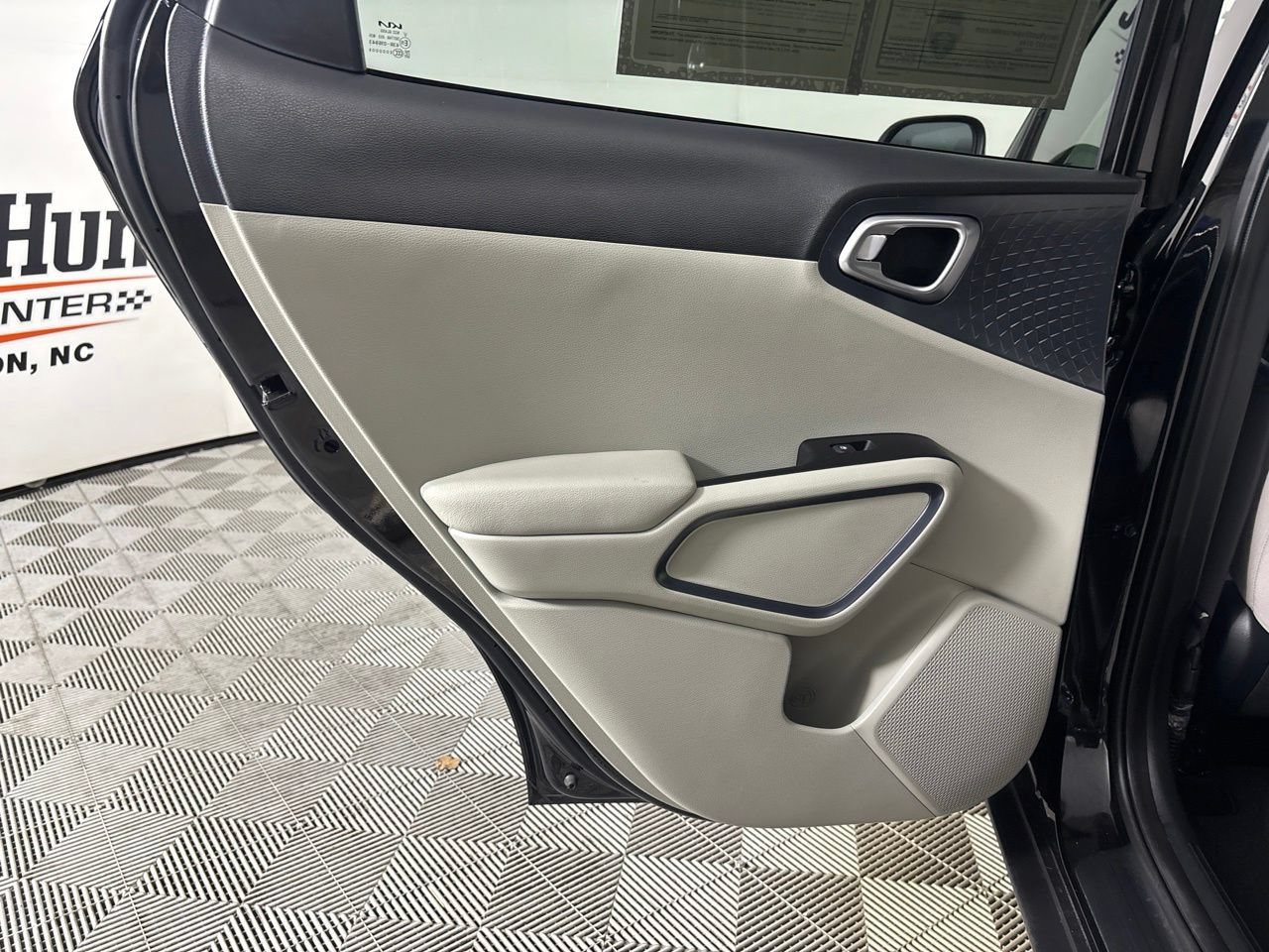 Used 2025 Kia Soul EX FWD image 24