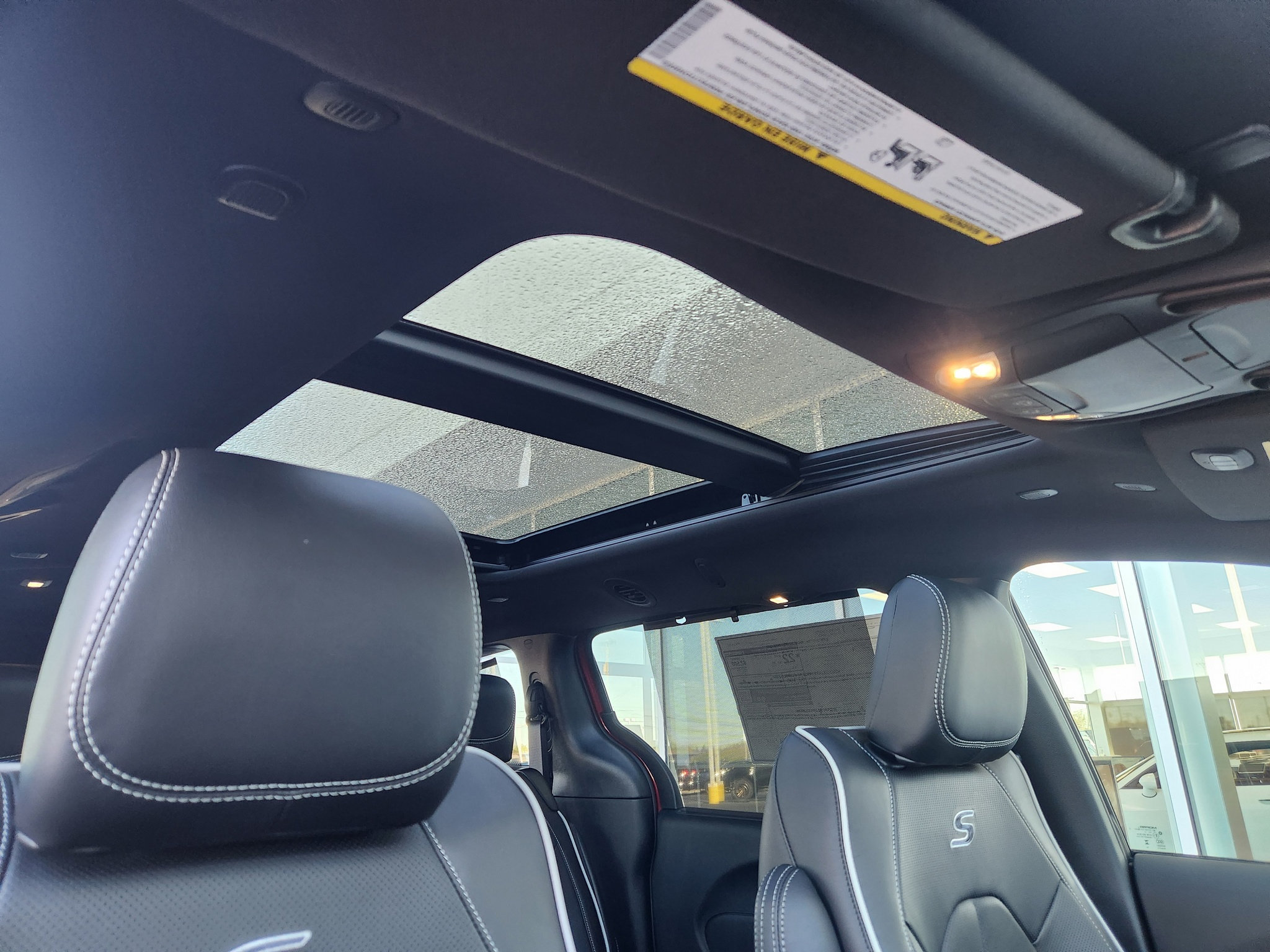 New 2027 Chrysler Pacifica Limited FWD image 36