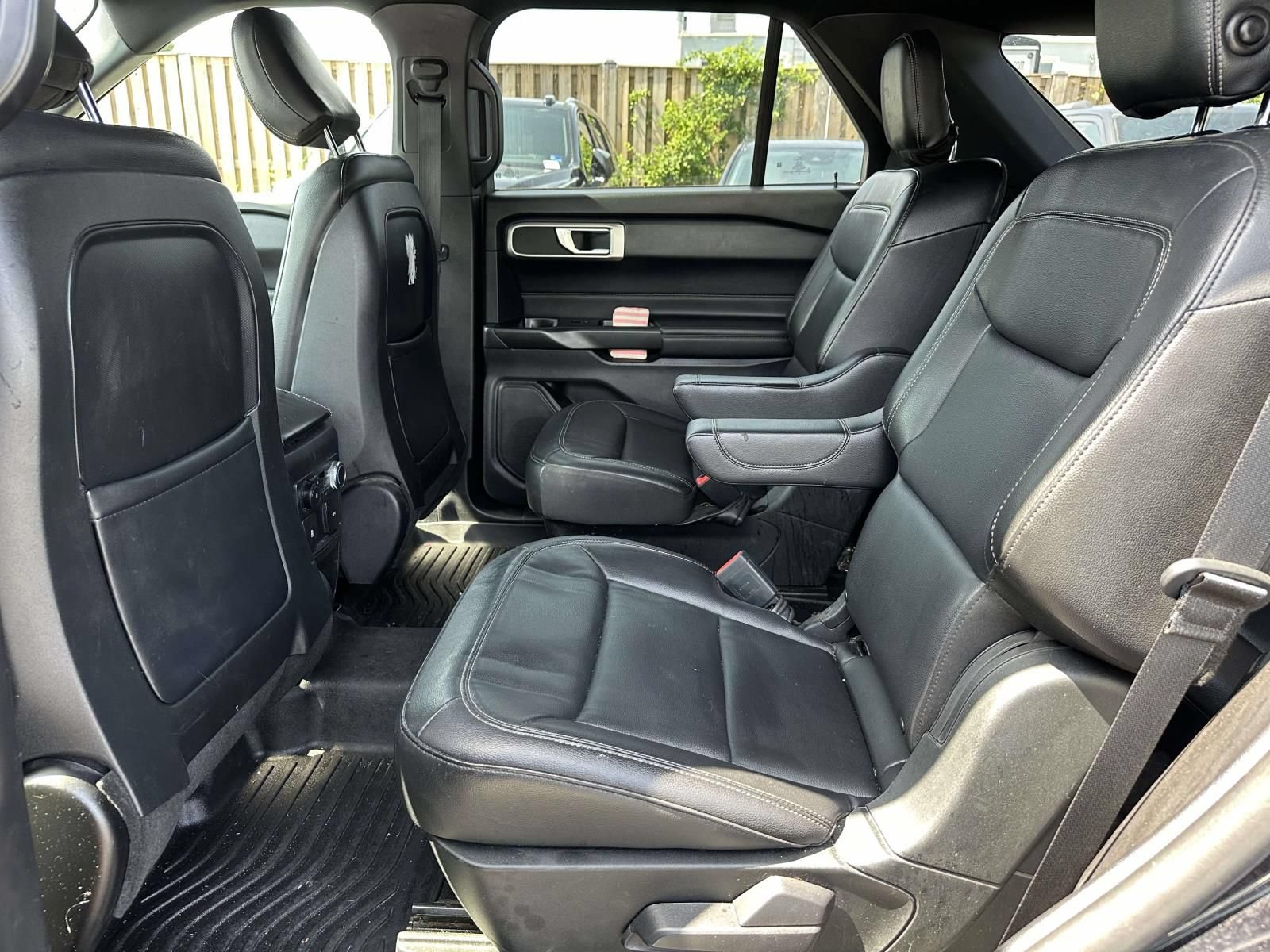 Used 2020 Ford Explorer XLT w/ Equipment Group 202A AWD/4WD image 23