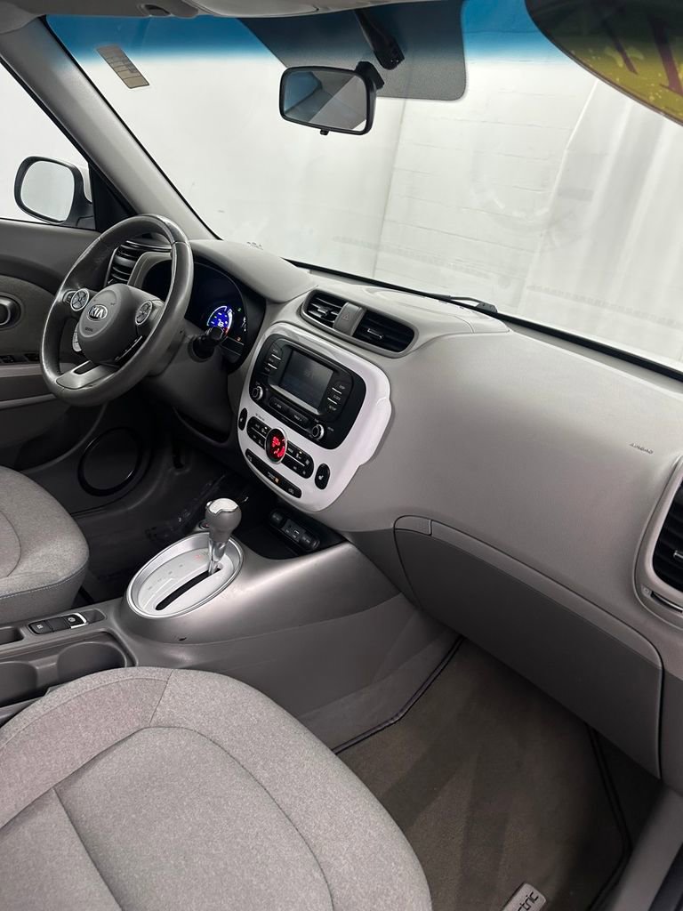 Used 2017 Kia Soul EV-e image 35