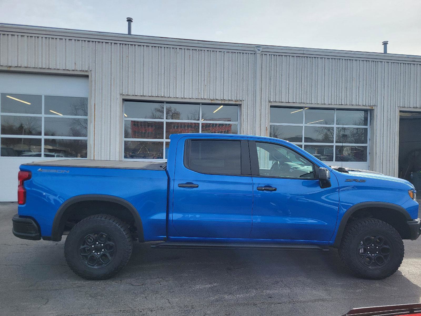 Used 2025 Chevrolet Silverado 1500 ZR2 w/ ZR2 Bison Edition image 2