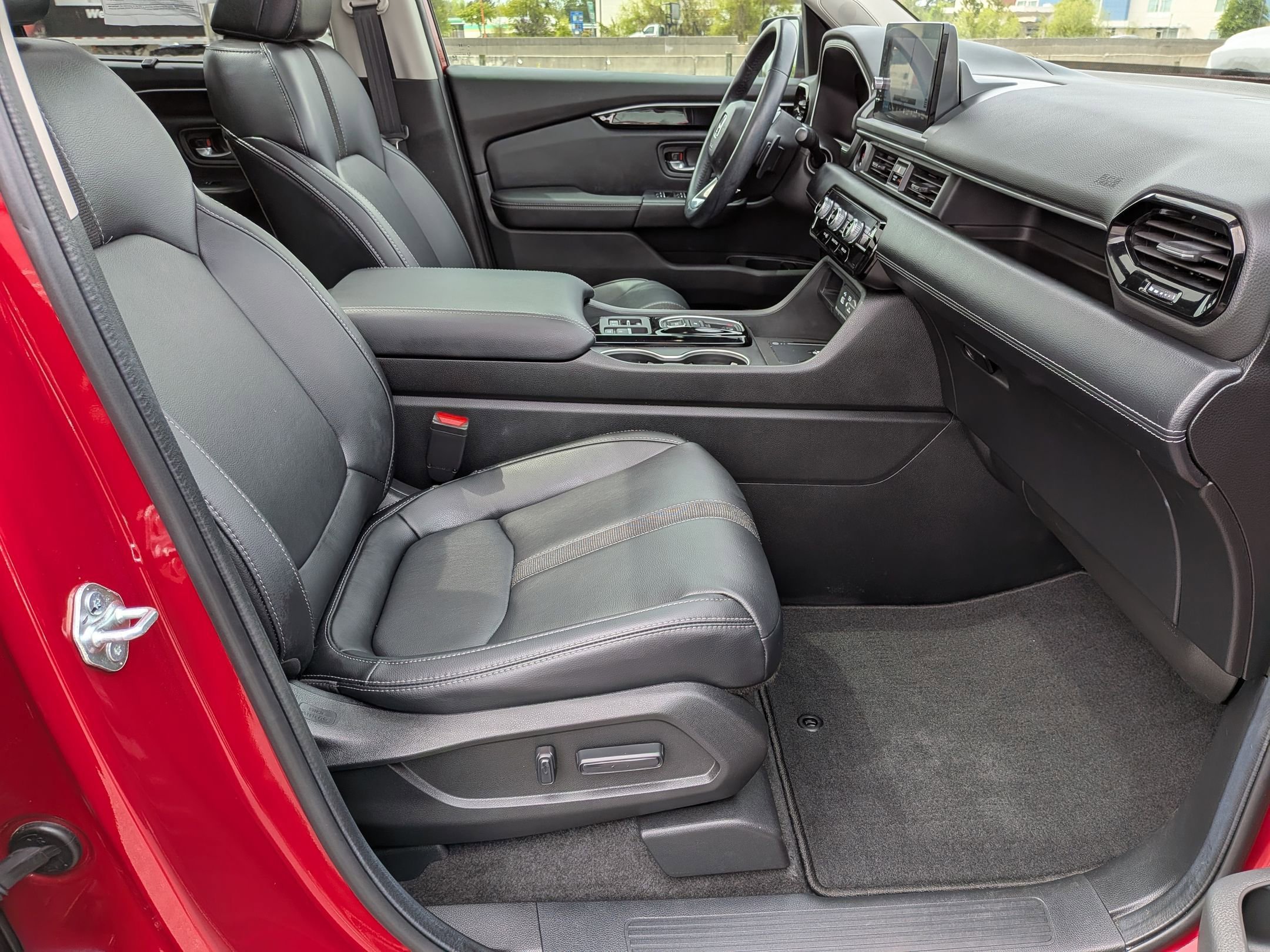 Used 2024 Honda Pilot Touring image 39