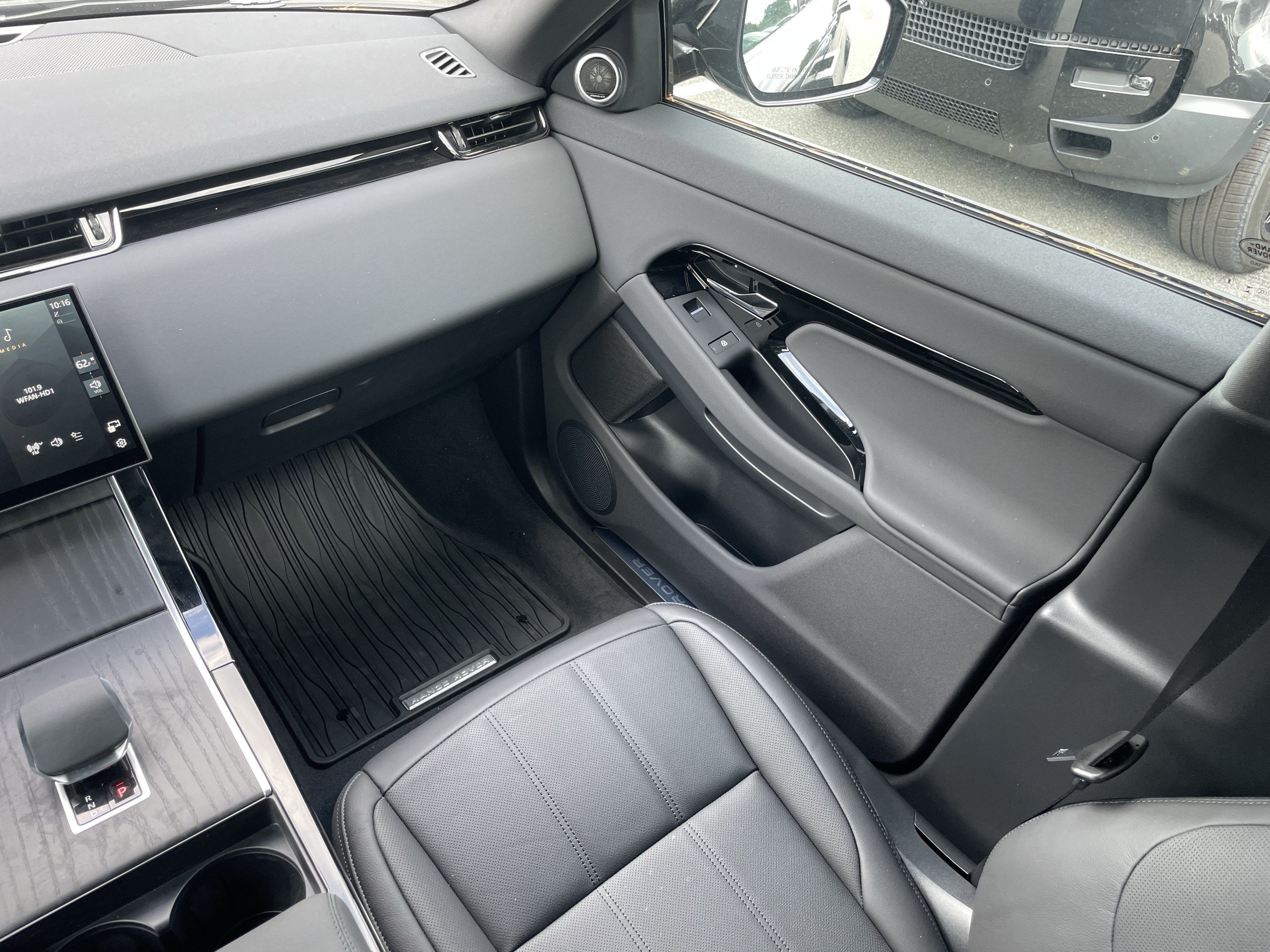 New 2026 Land Rover Range Rover Evoque S AWD/4WD image 18