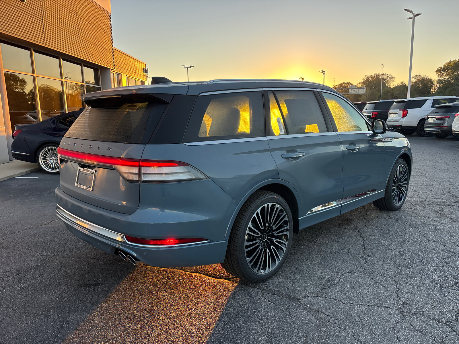 New 2026 Lincoln Aviator Black Label w/ Dynamic Handling Package AWD/4WD image 7