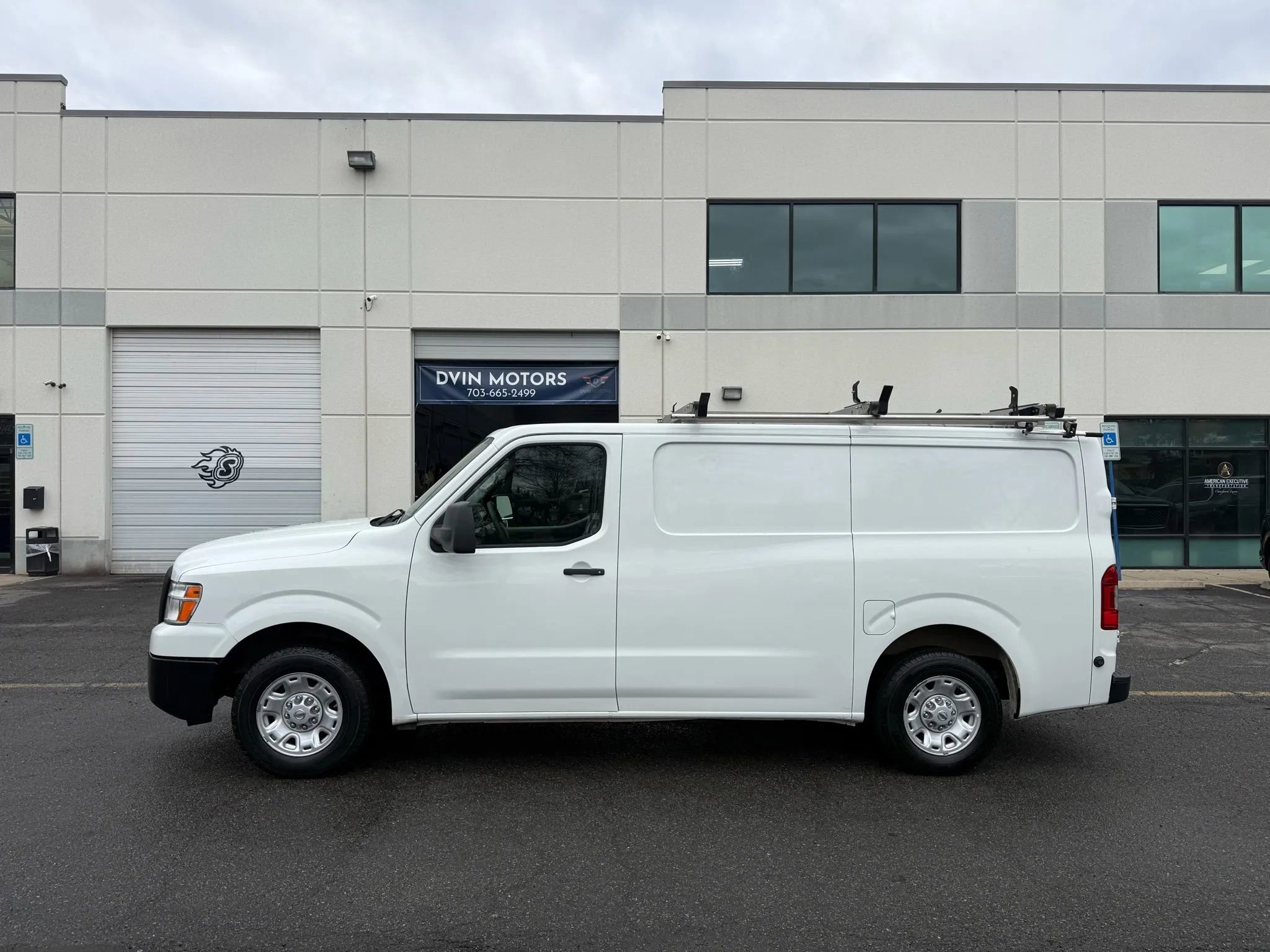 Used 2018 Nissan NV 2500 SV image 8
