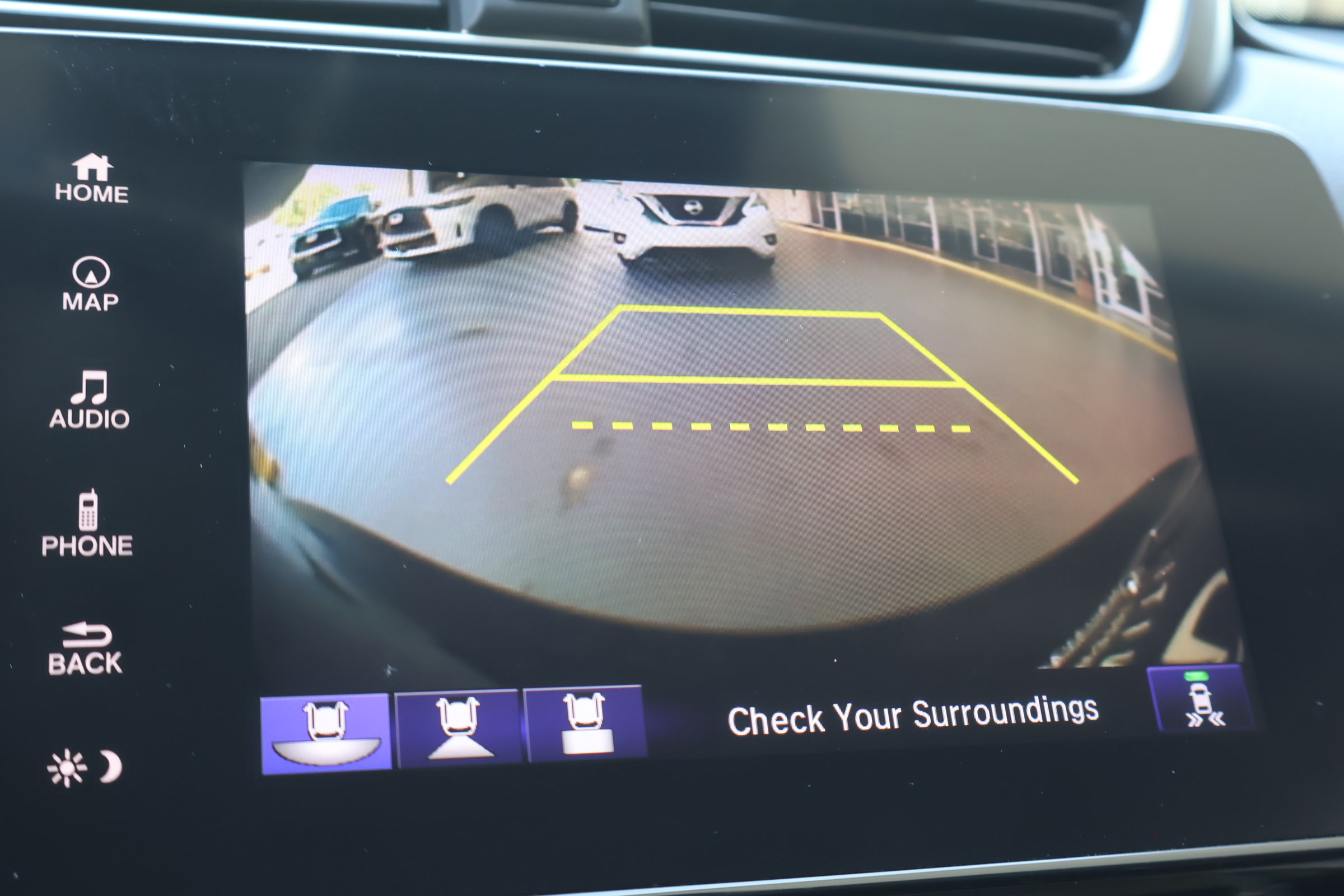 Used 2018 Honda CR-V Touring image 4