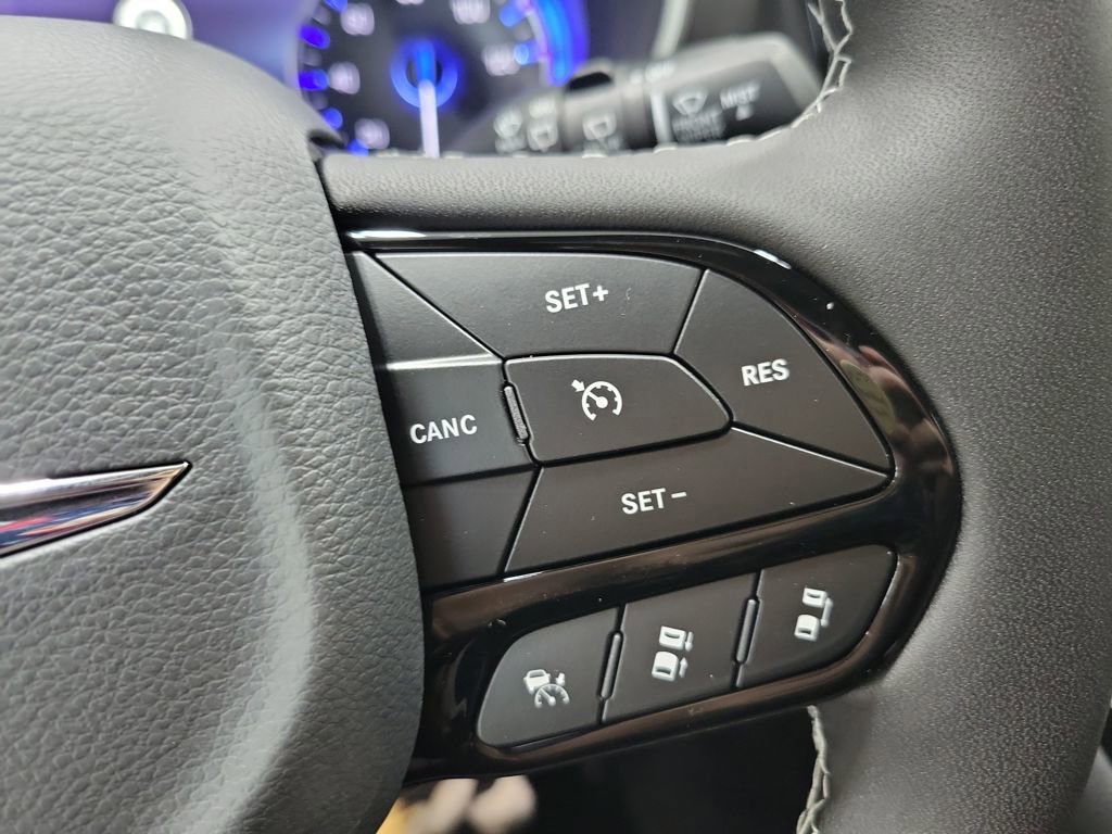 New 2026 Chrysler Pacifica Select w/ S Appearance Package AWD/4WD image 18