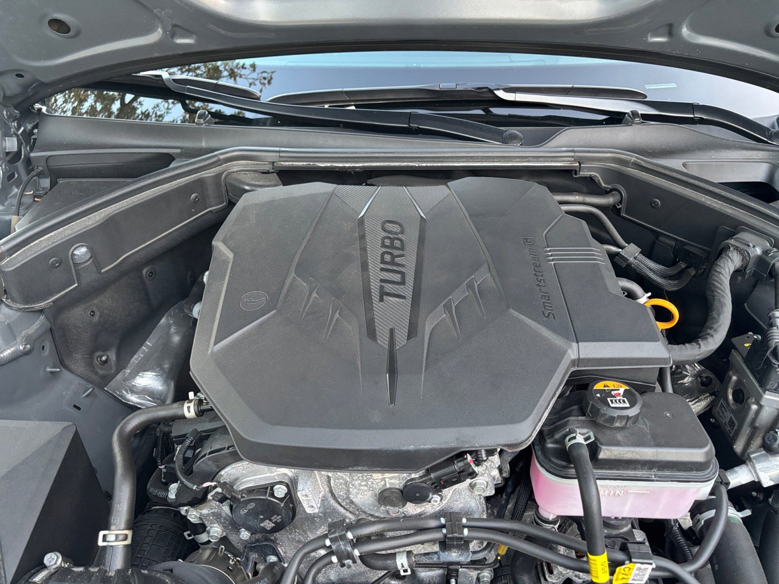 Used 2025 Genesis G70 2.5T image 17