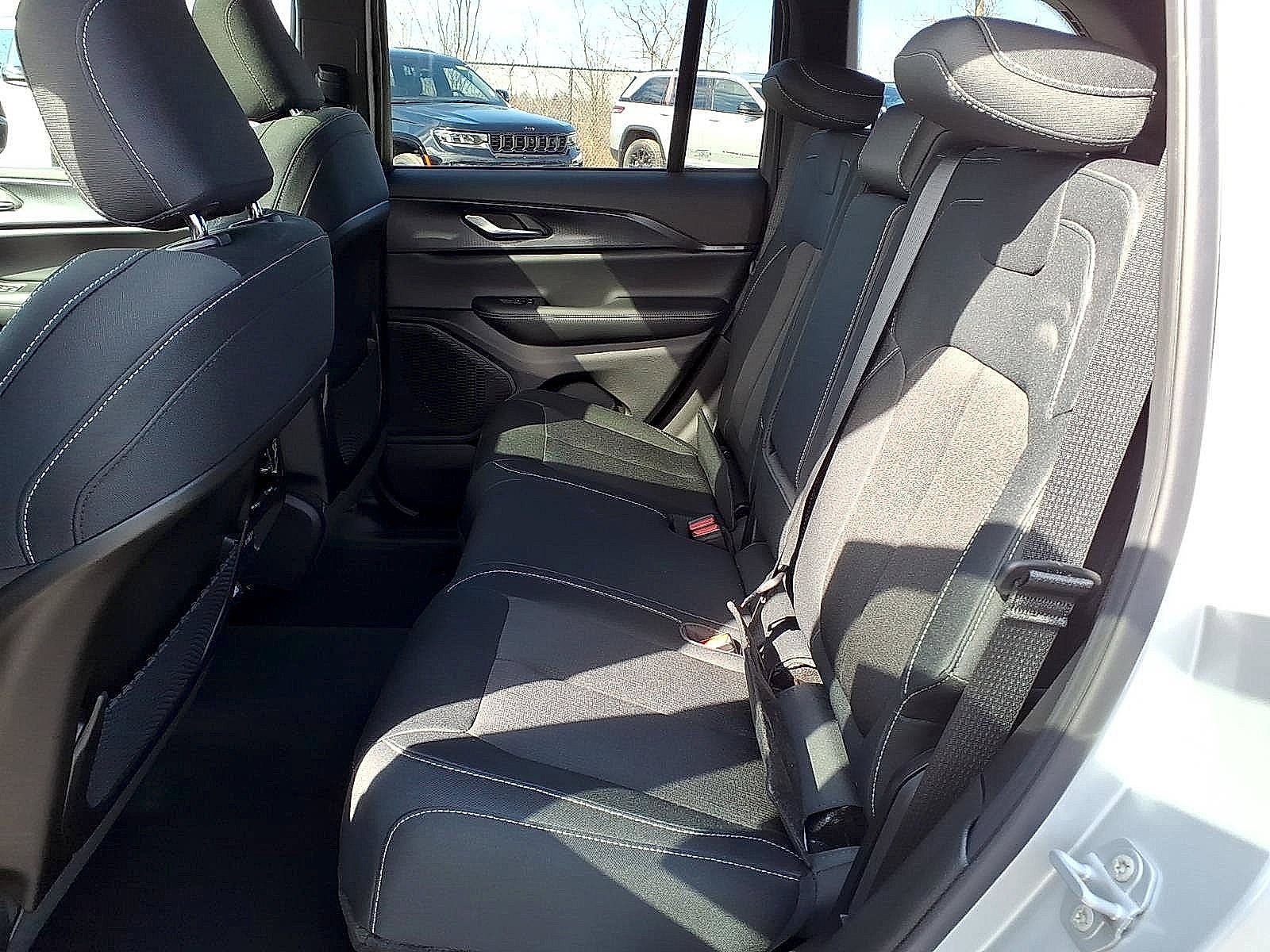 New 2026 Jeep Grand Cherokee Laredo X AWD/4WD image 7