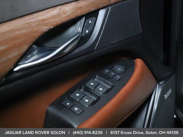 Used 2018 Cadillac Escalade Premium Luxury image 30