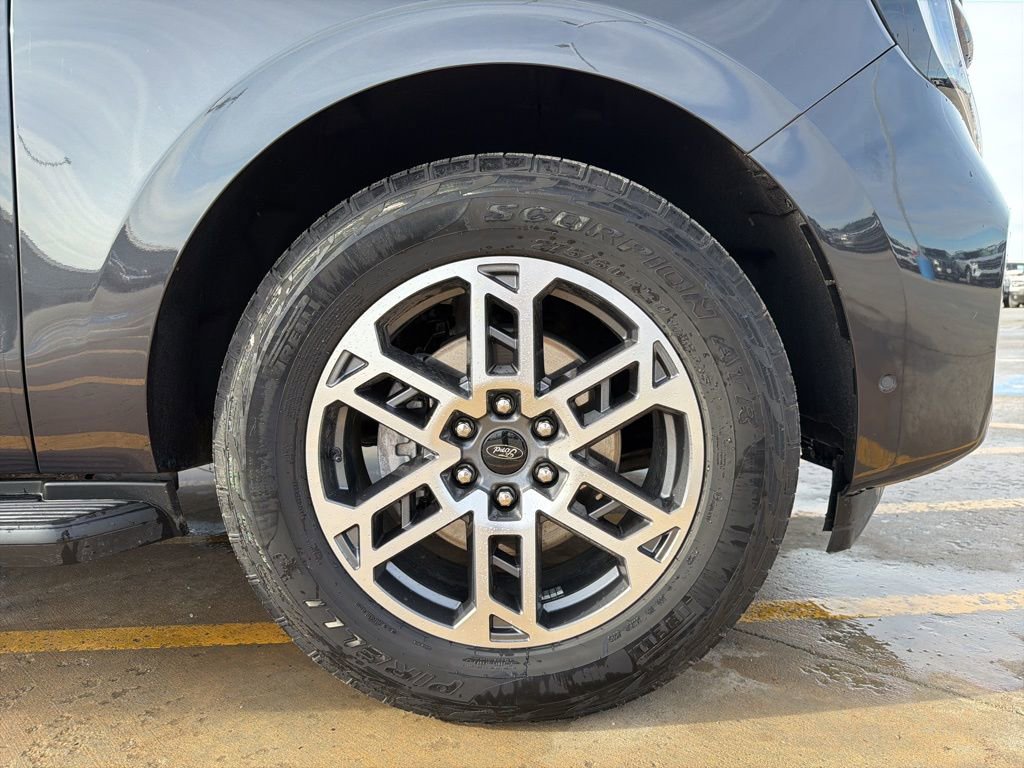 Used 2025 Ford Expedition Max Active AWD/4WD image 38