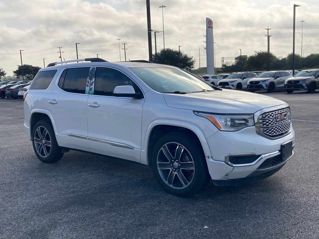 Used 2018 GMC Acadia Denali w/ Technology Package FWD image 3