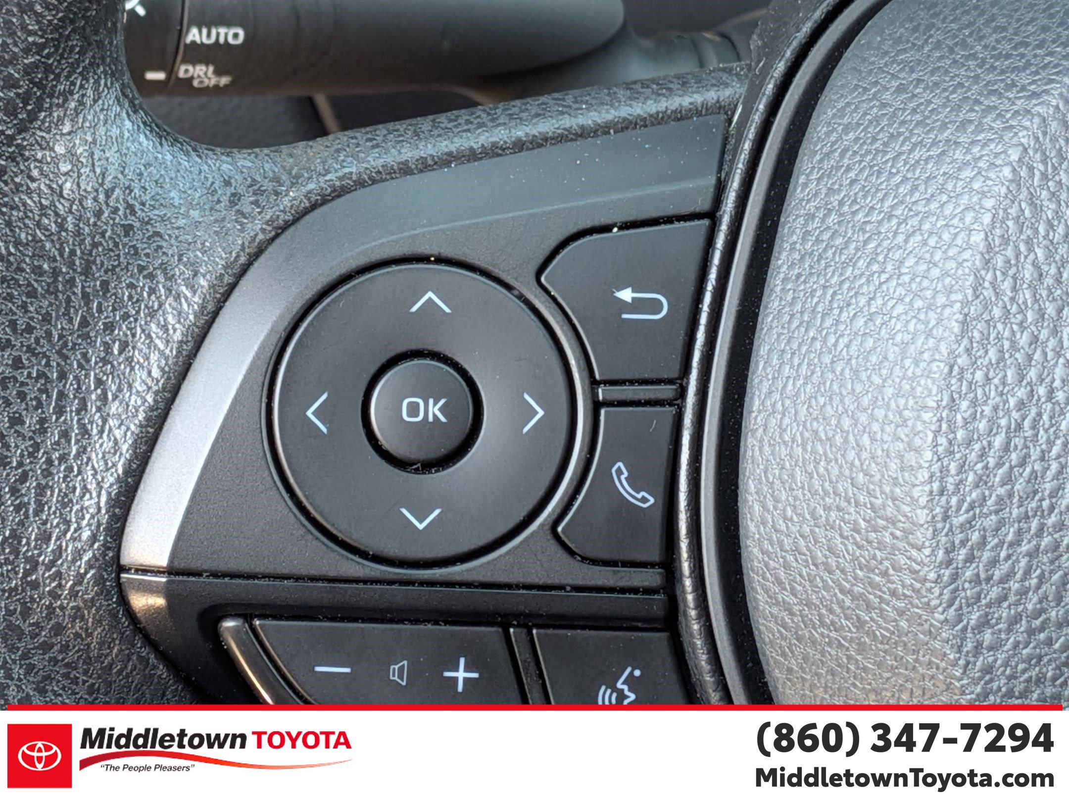 Used 2025 Toyota RAV4 XLE image 19