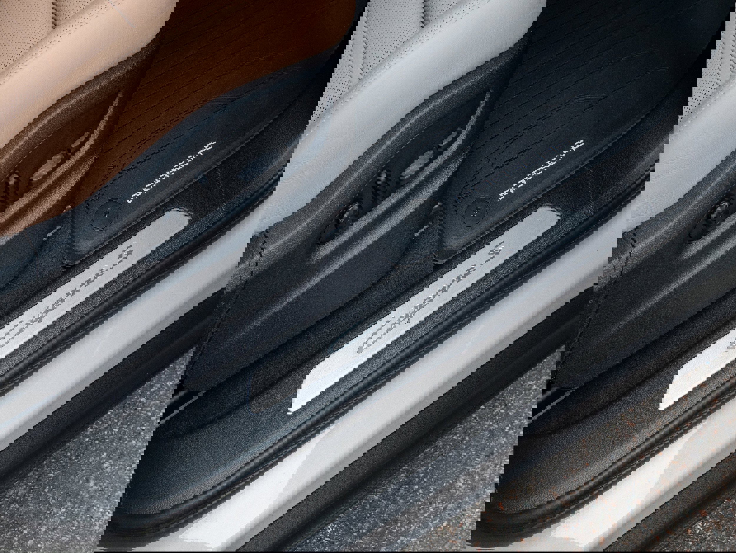 Certified 2024 Porsche Cayenne S w/ Premium Package Plus (PP1) image 31