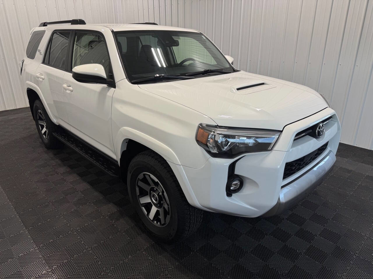Used 2024 Toyota 4Runner TRD Off-Road image 2