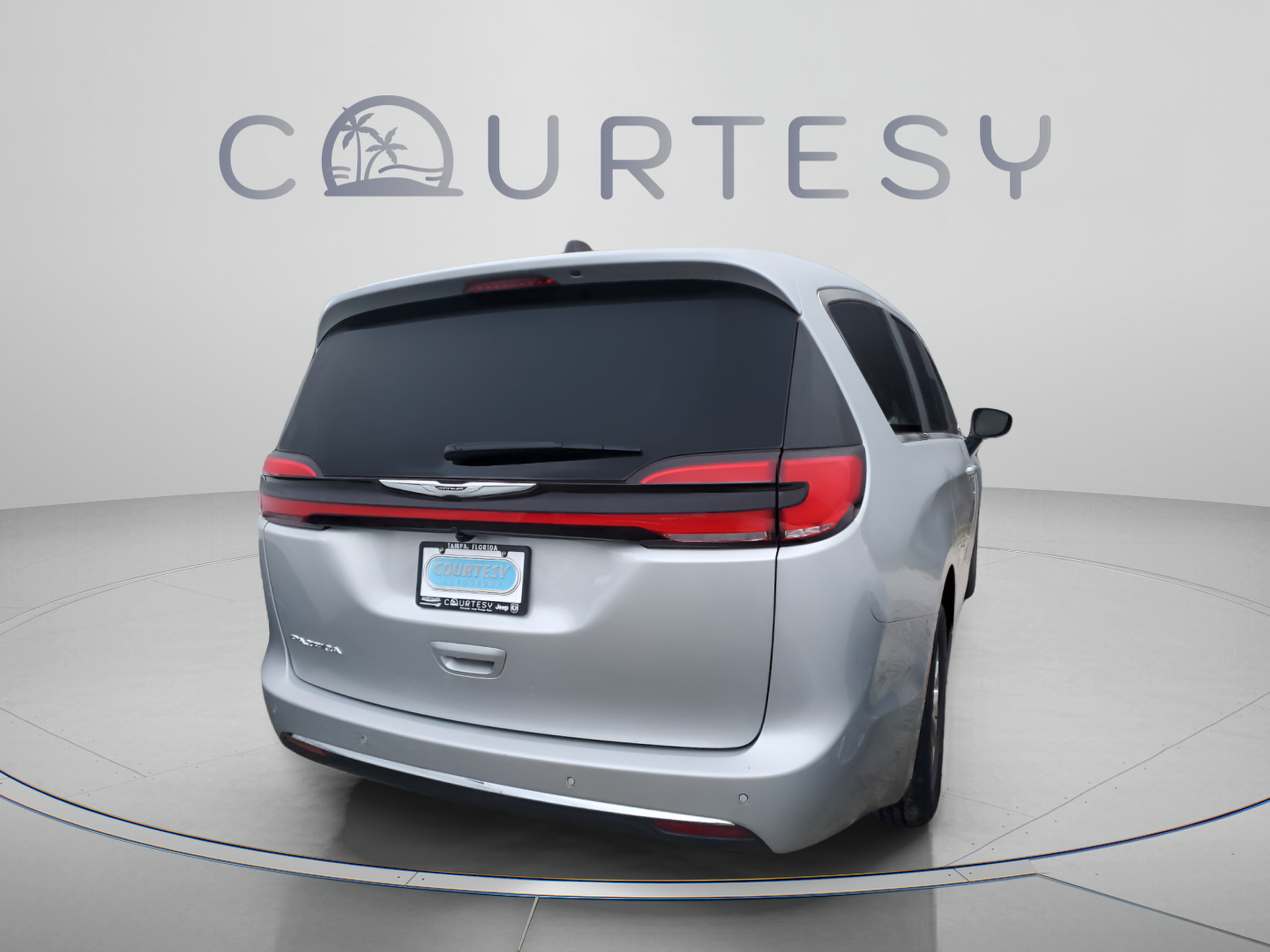 New 2026 Chrysler Pacifica Select FWD image 3