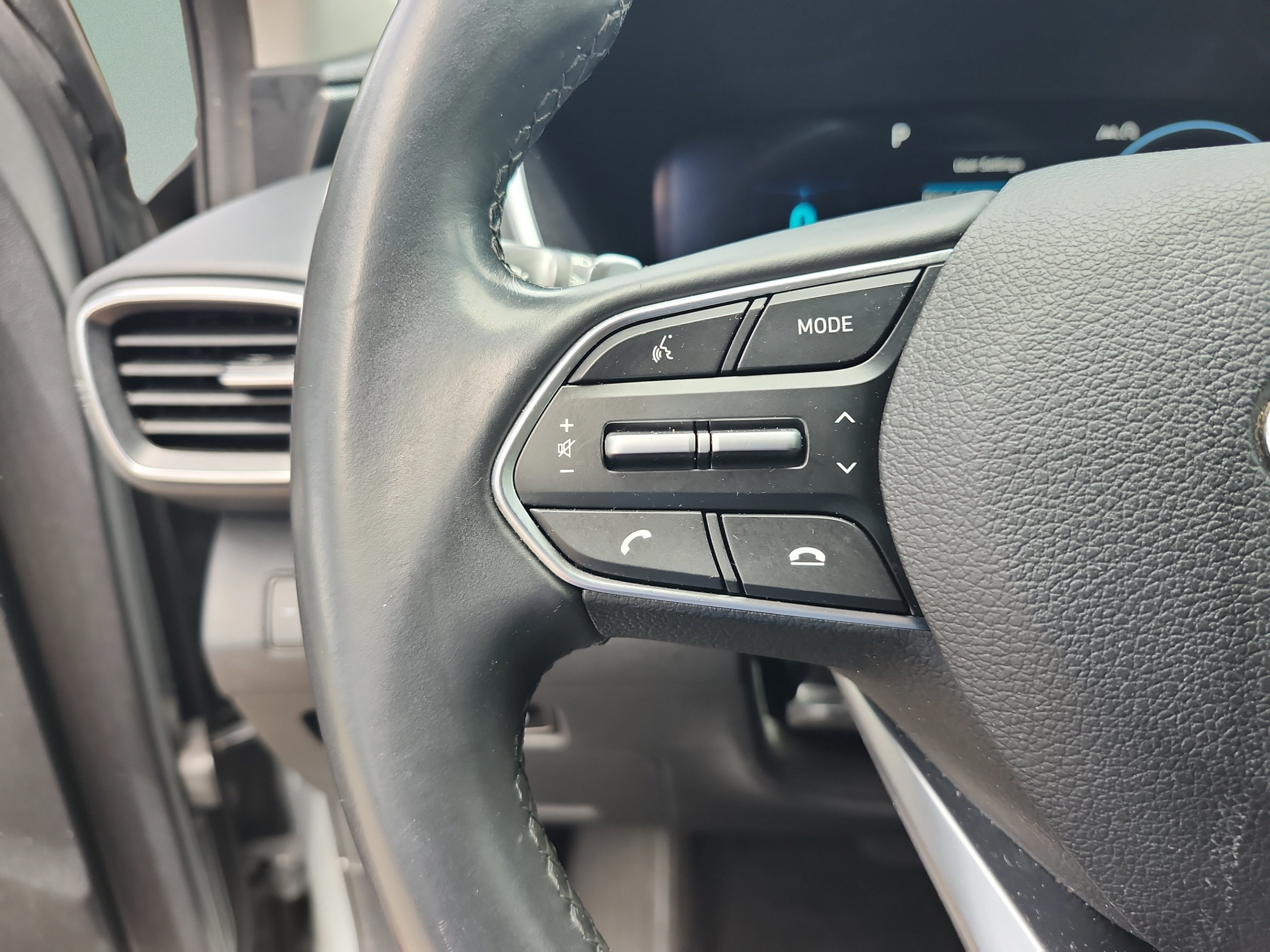 Used 2021 Hyundai Santa Fe SEL w/ Convenience Package FWD image 12