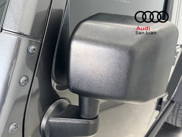 Used 2017 Jeep Wrangler Unlimited Rubicon w/ Connectivity Group AWD/4WD image 9