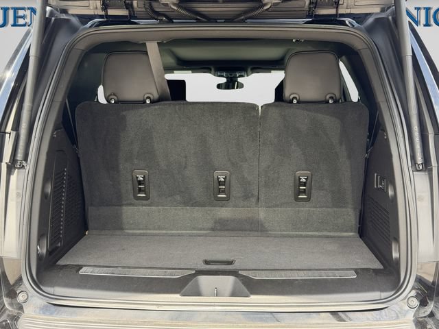 Used 2021 Chevrolet Tahoe RST w/ Luxury Package AWD/4WD image 15