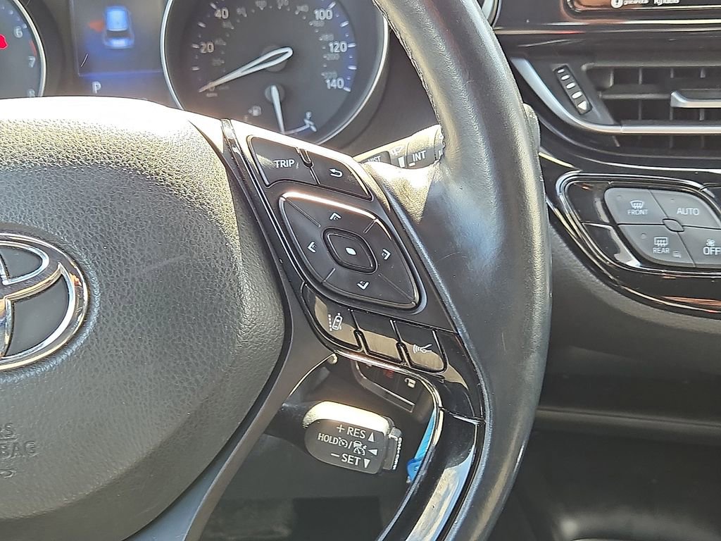 Used 2018 Toyota C-HR XLE image 18