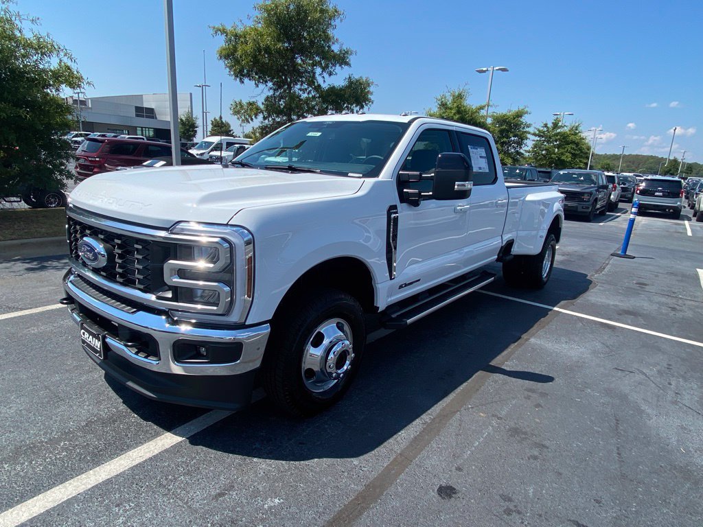 New 2026 Ford F350 Lariat AWD/4WD image 3