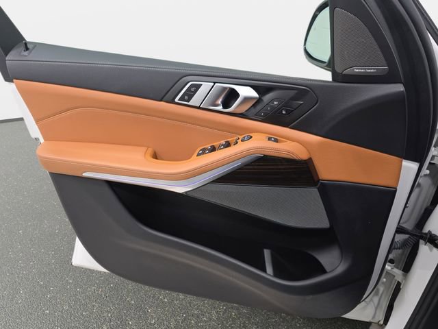 Used 2021 BMW X5 M50i w/ Premium Package AWD/4WD image 27