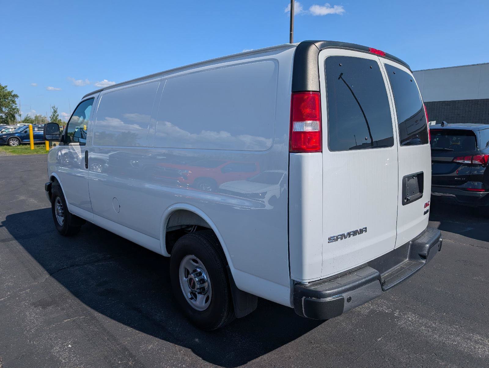 Used 2025 GMC Savana 2500 w/ Safety Package RWD image 5