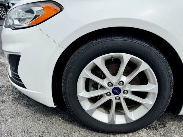 Used 2020 Ford Fusion SE image 9