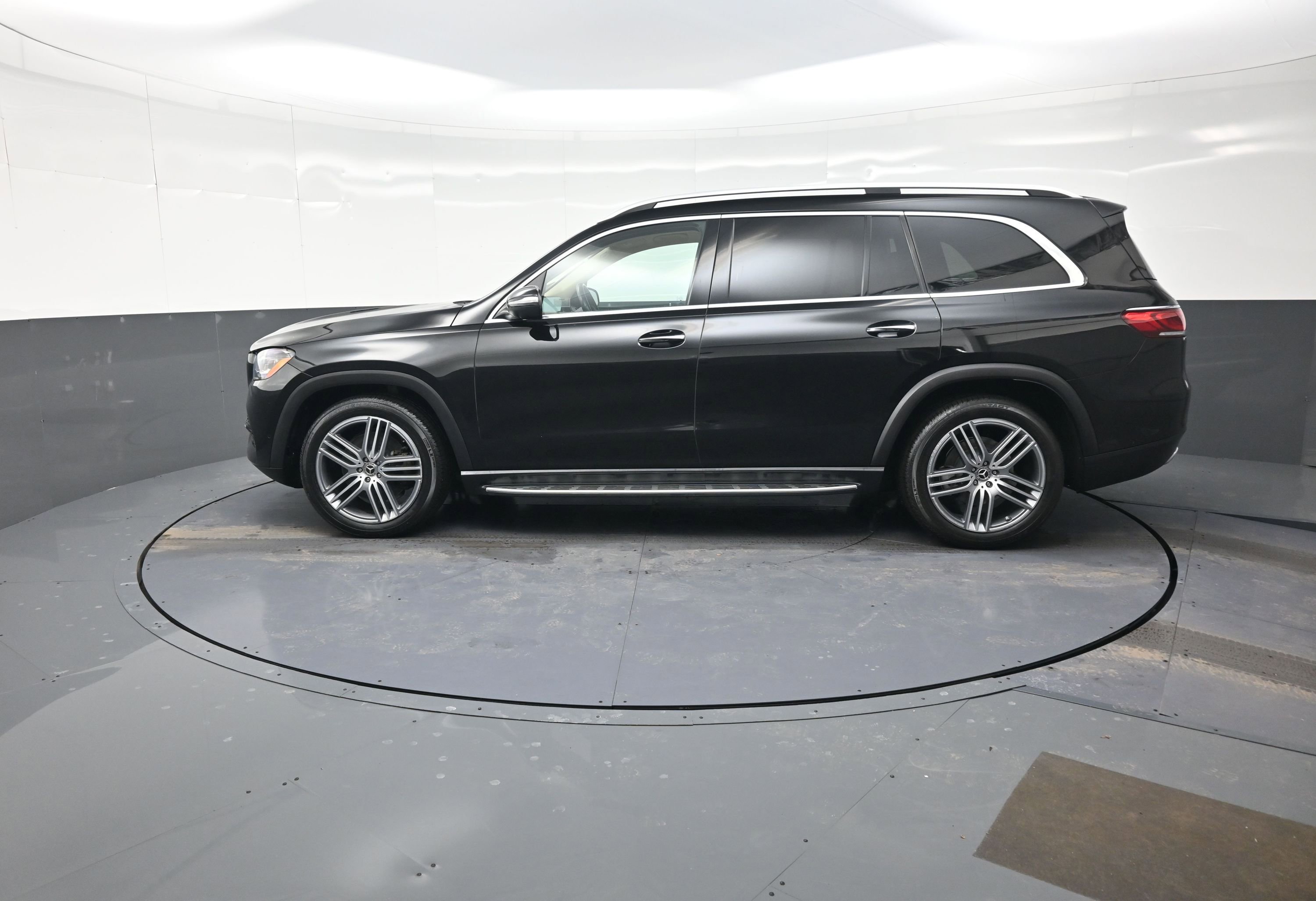Used 2021 Mercedes-Benz GLS 450 4MATIC image 6