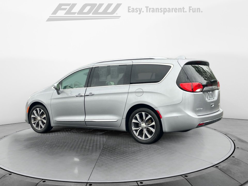 Used 2017 Chrysler Pacifica Limited image 6