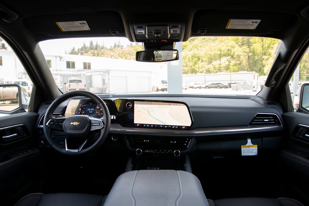 New 2025 Chevrolet Suburban Premier AWD/4WD image 15