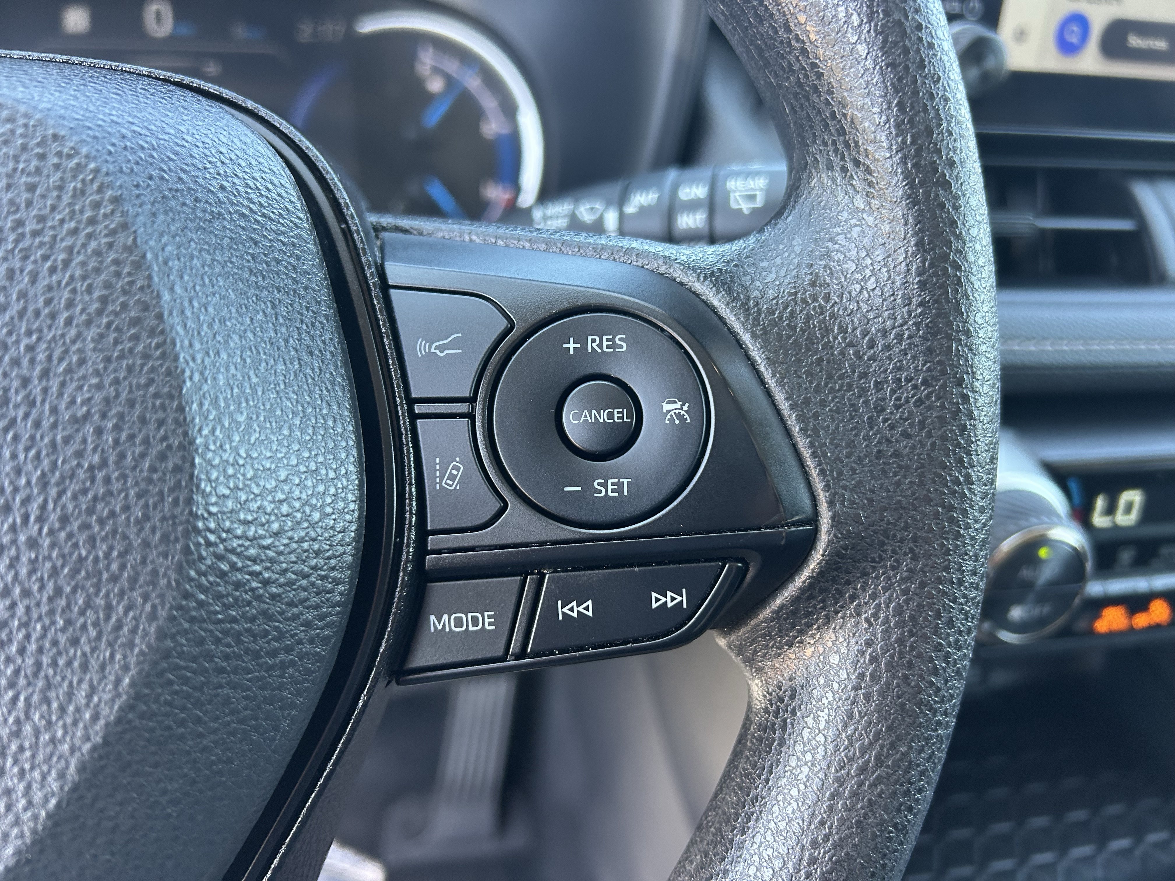 Certified 2025 Toyota RAV4 XLE AWD/4WD image 27