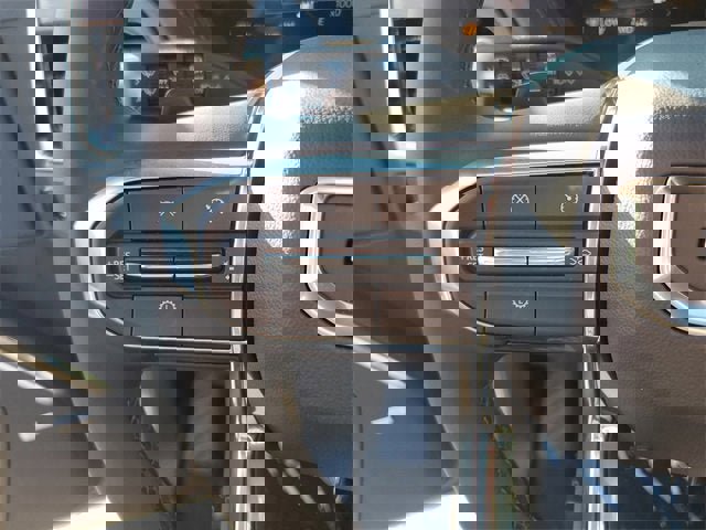 New 2025 GMC Yukon XL Denali image 28