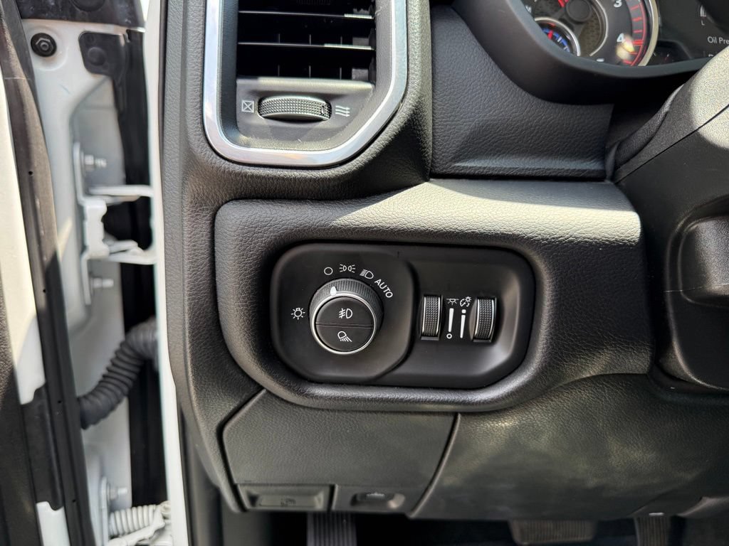 Used 2024 RAM 2500 Laramie AWD/4WD image 9