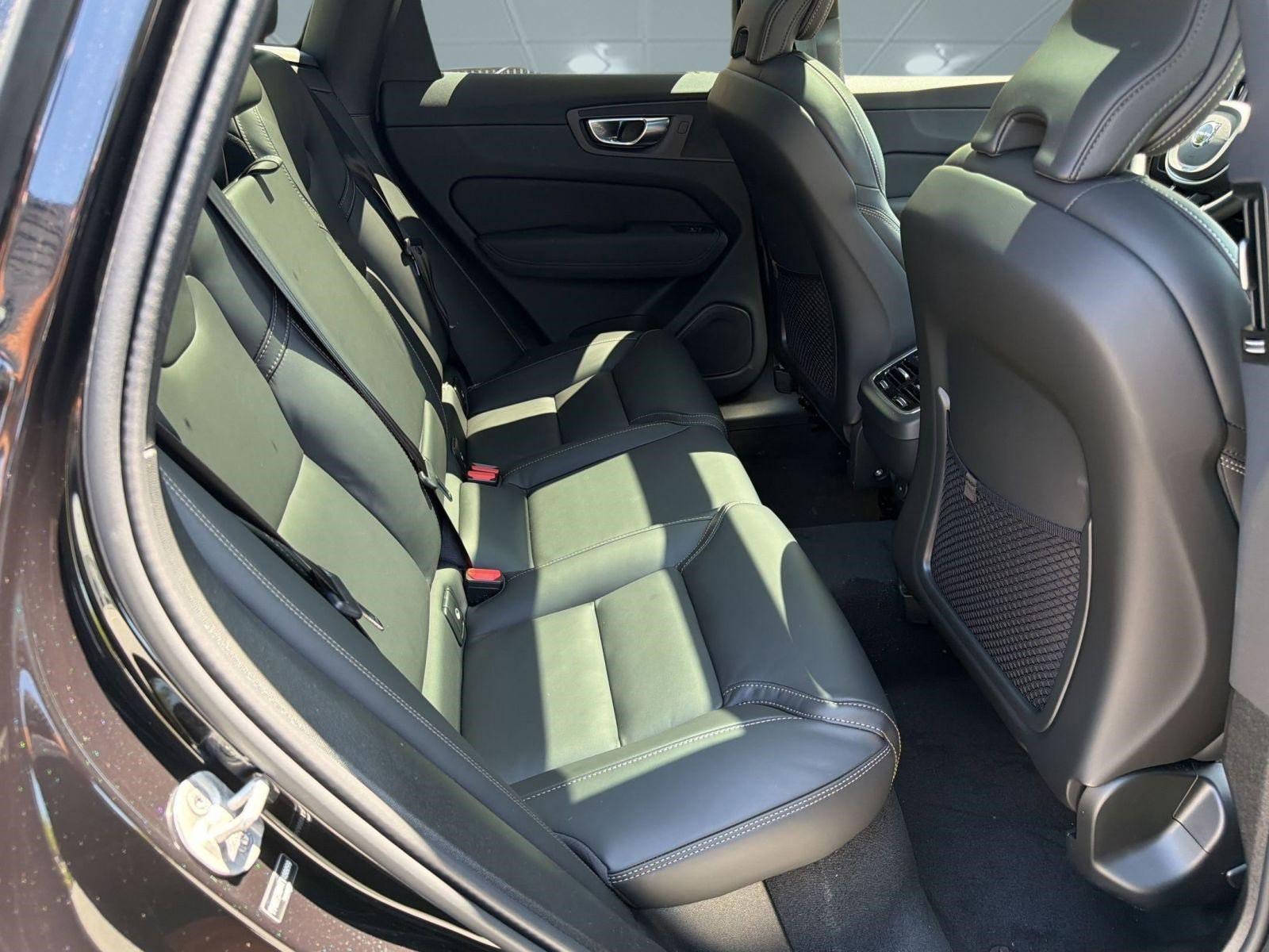 New 2026 Volvo XC60 B5 Ultra w/ Climate Package AWD/4WD image 29