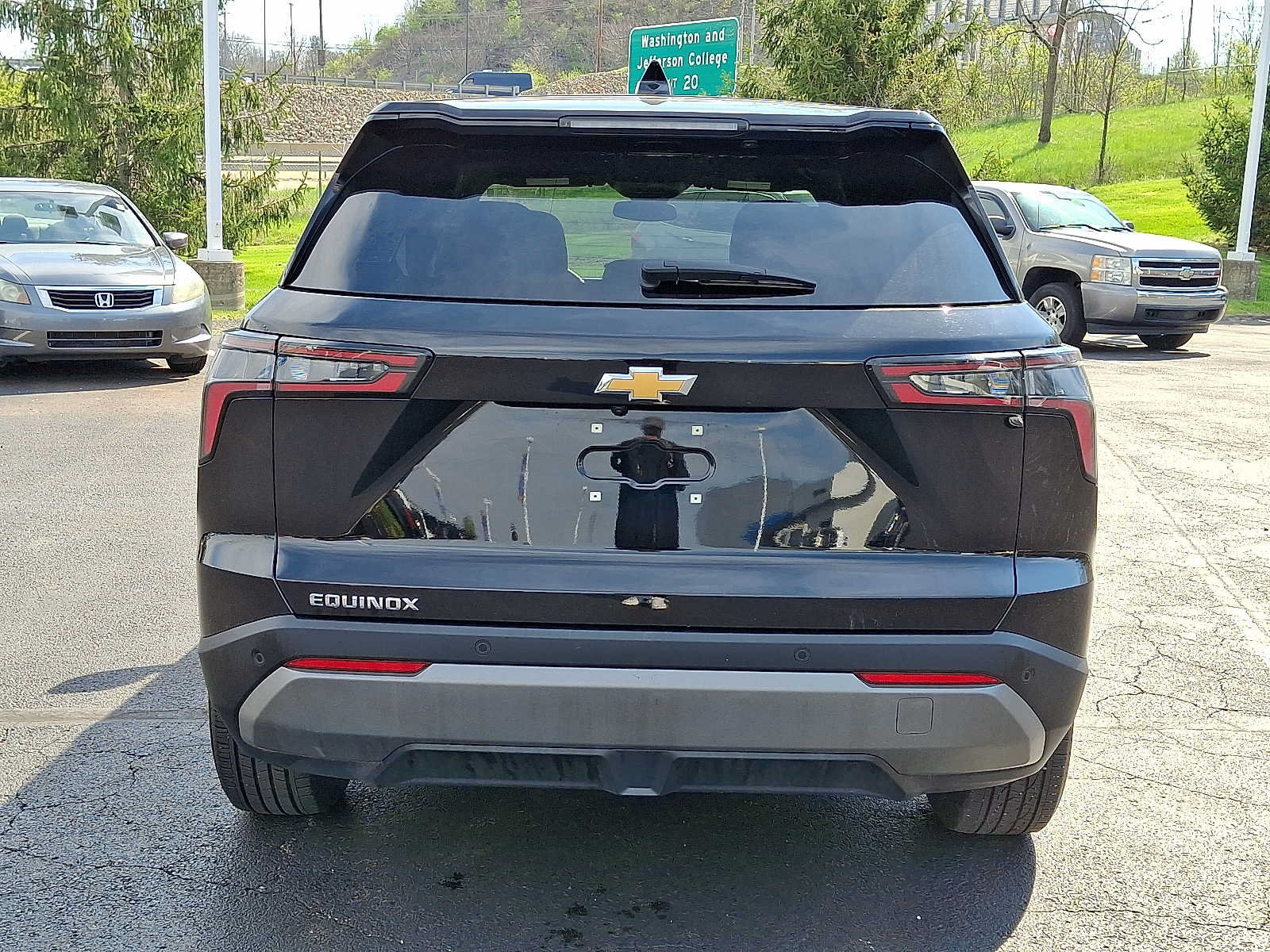 Used 2025 Chevrolet Equinox LT FWD image 5