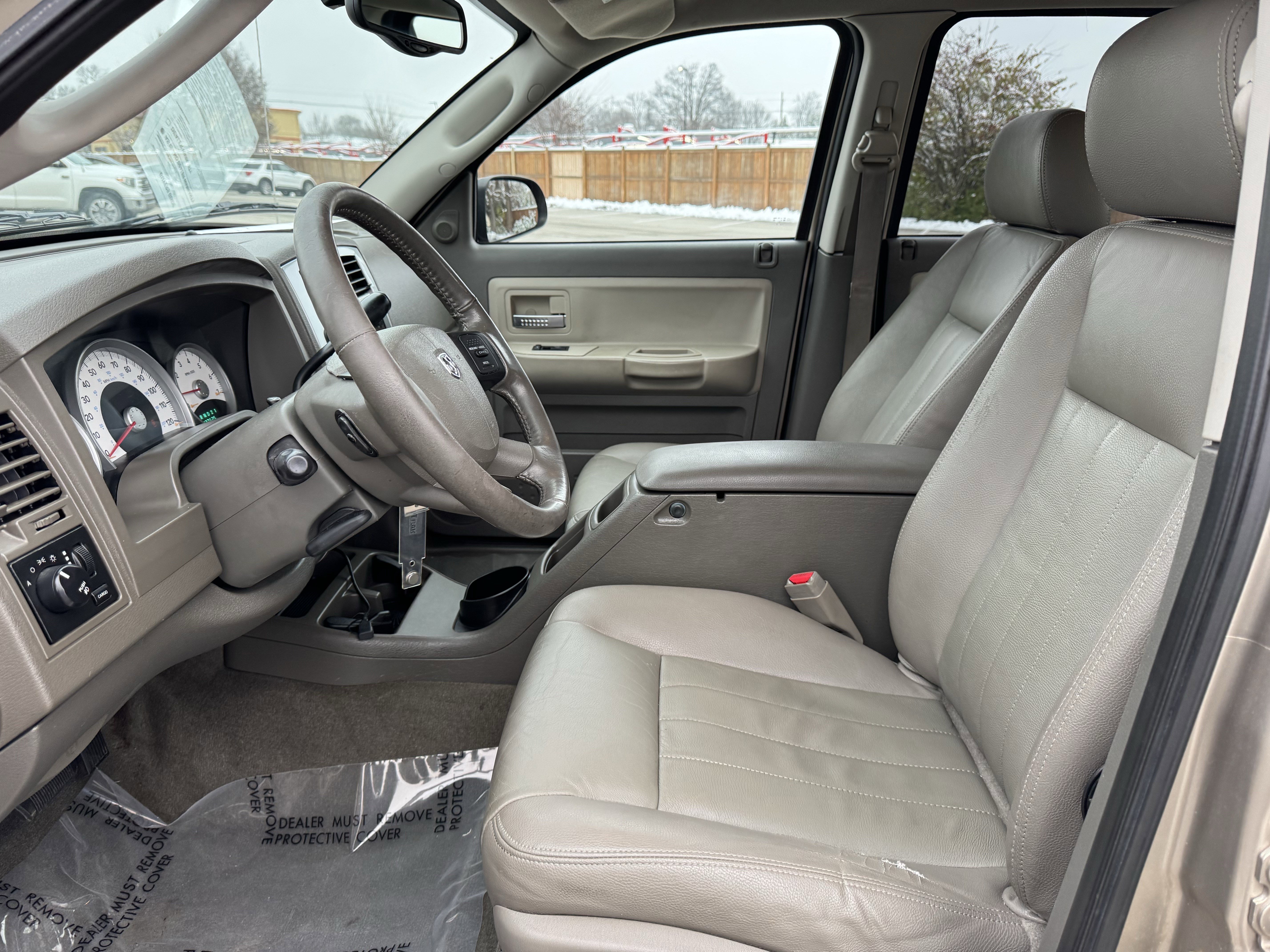 Used 2005 Dodge Dakota Laramie image 24