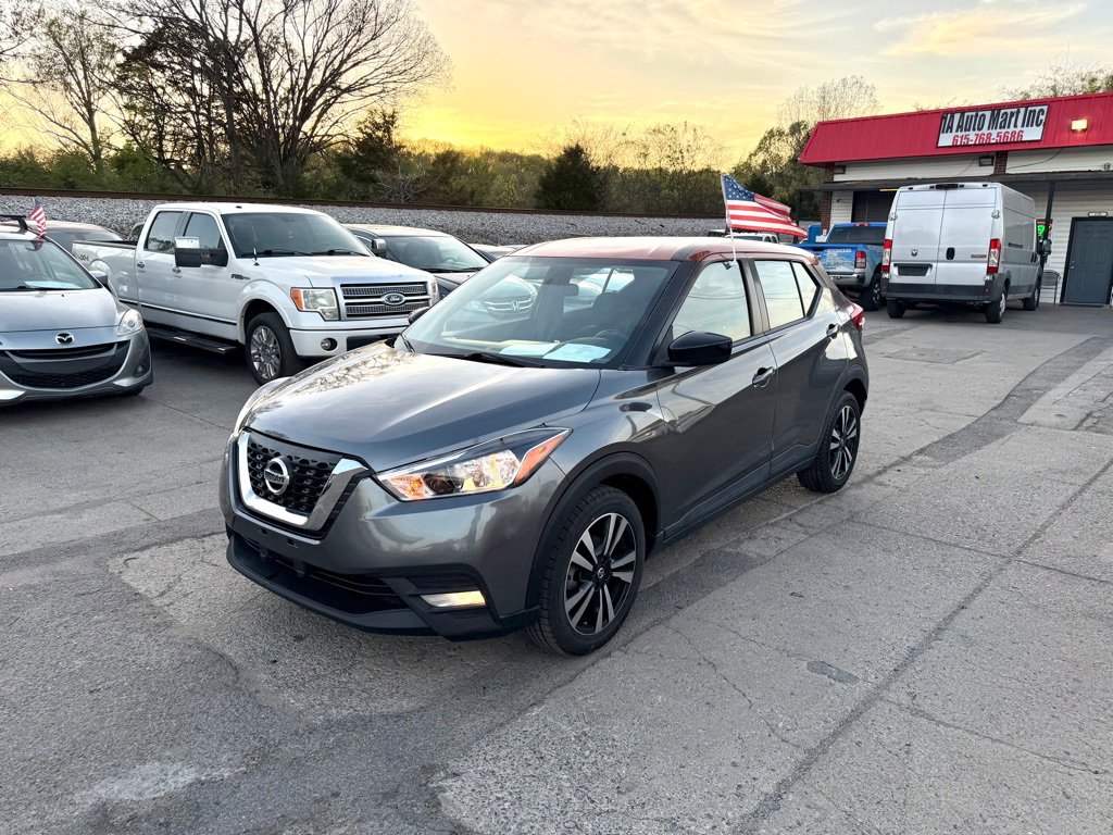 Used 2019 Nissan Kicks SV image 1