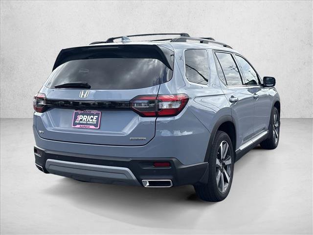 Used 2025 Honda Pilot Touring image 5
