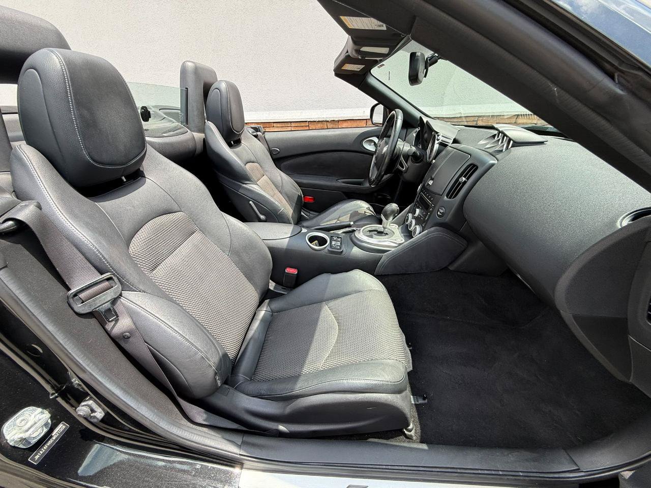 Used 2014 Nissan 370Z Touring w/ Sport Package RWD image 18