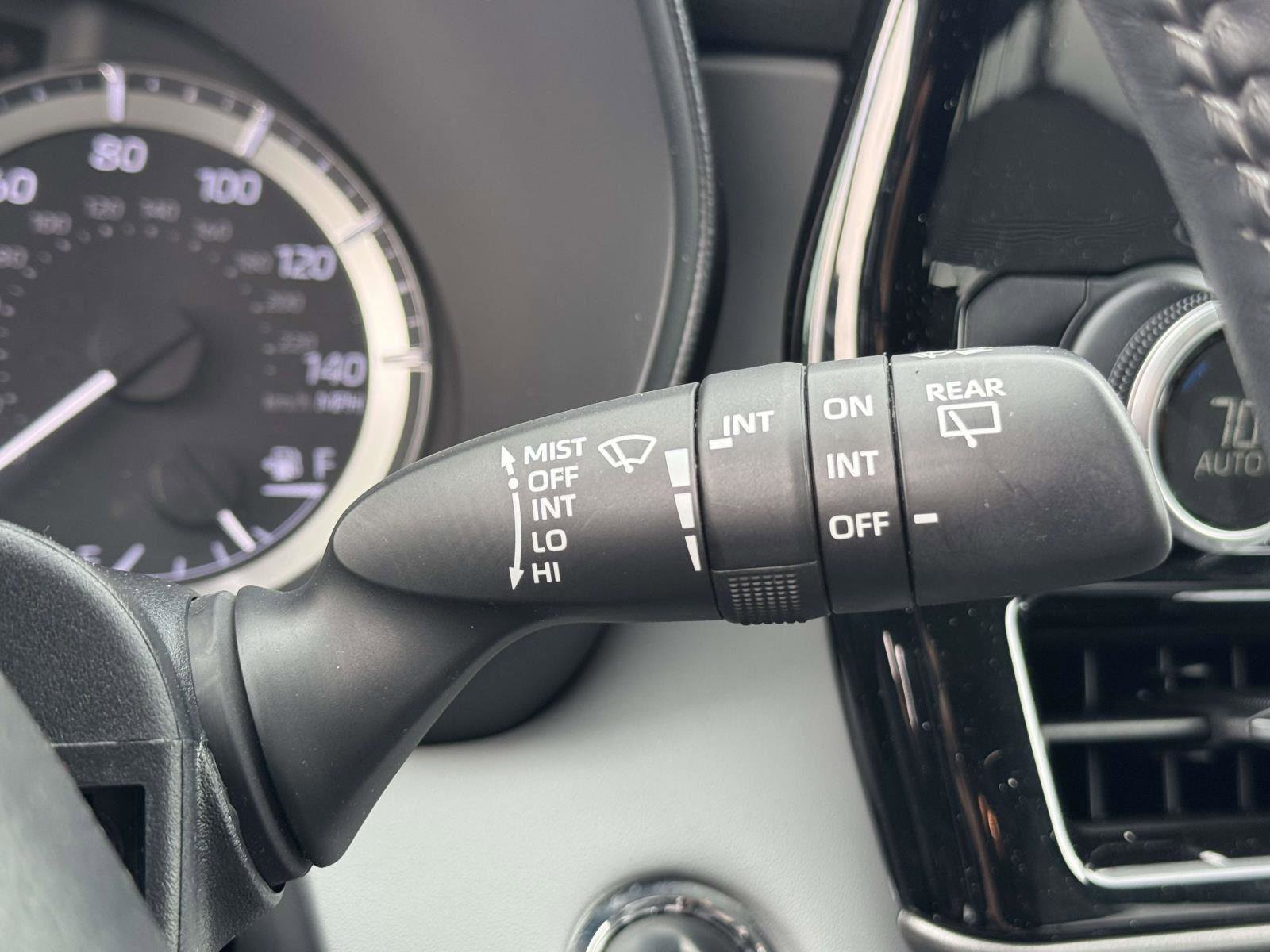 Used 2023 Toyota Highlander LE FWD image 9
